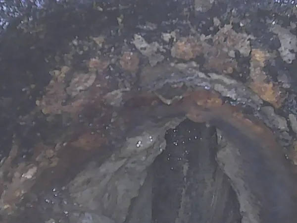 Tuberías antiguas en las calles de la Vila